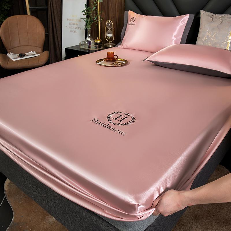 The cold feeling - Ice silk bed sheet 🎁 Summer Promotion - Free pillowcase & 50% OFF 🎁