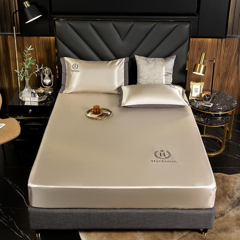 The cold feeling - Ice silk bed sheet 🎁 Summer Promotion - Free pillowcase & 50% OFF 🎁